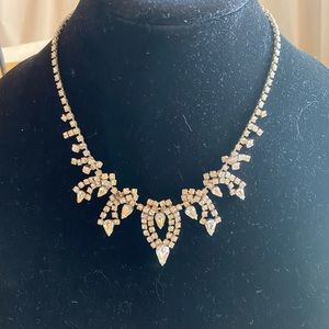 Very pretty rhinestone necklace